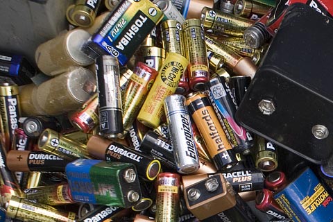 西藏高价三元锂电池回收-上门回收废铅酸电池-废旧电池回收